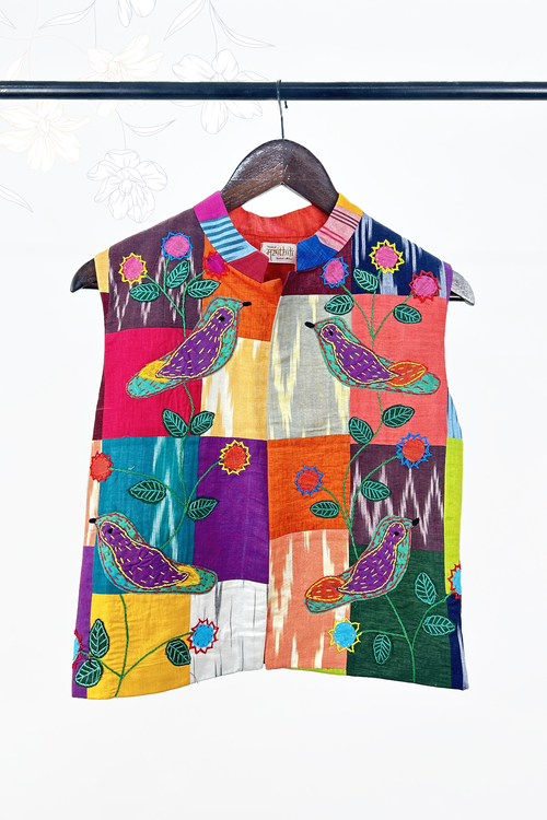 Pure hand-wooven cotton patch jacket emellish with hand-crafted aplique.